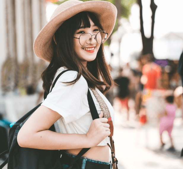 Top 7 Reasons Digital Nomads Choose to Buy eSIM Online Instead of Local SIM Cards in 2026