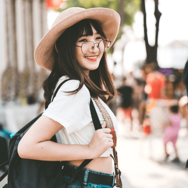 Top 7 Reasons Digital Nomads Choose to Buy eSIM Online Instead of Local SIM Cards in 2026